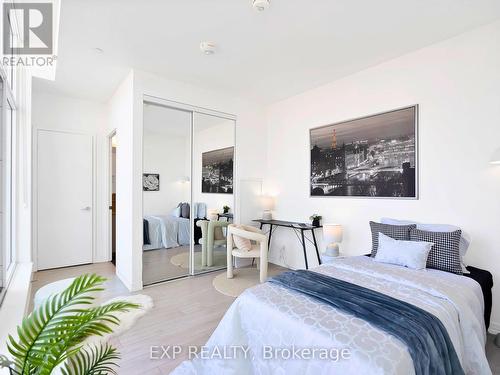 Unit 811 - 950 Portage Parkway, Vaughan, ON - Indoor Photo Showing Bedroom