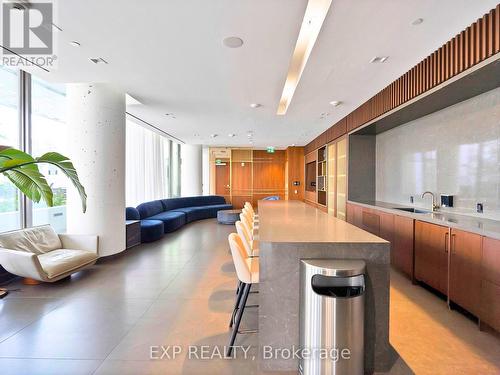 Unit 811 - 950 Portage Parkway, Vaughan, ON - Indoor Photo Showing Other Room