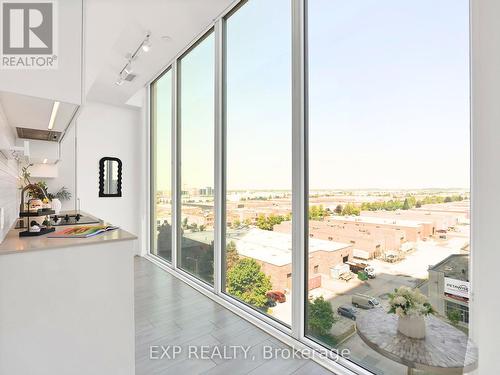 Unit 811 - 950 Portage Parkway, Vaughan, ON - Indoor Photo Showing Other Room