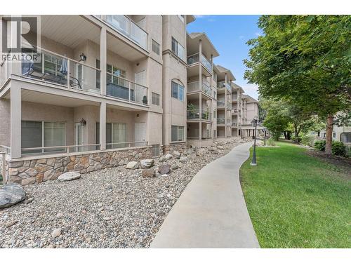 1007 Harvey Avenue Unit# 206, Kelowna, BC - Outdoor