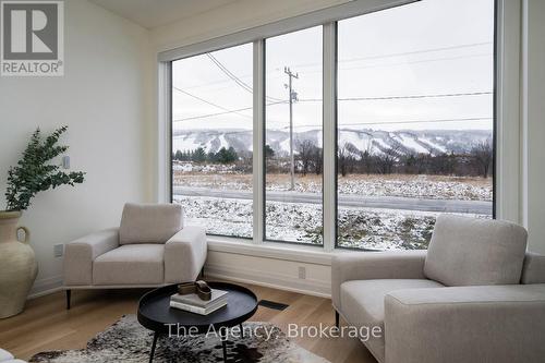 1,2,3 - 145 Kandahar Lane, Blue Mountains, ON - Indoor Photo Showing Living Room
