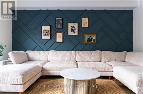 1,2,3 - 145 Kandahar Lane, Blue Mountains, ON - Indoor Photo Showing Living Room