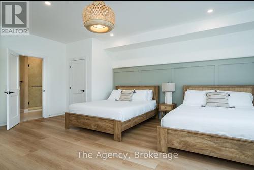 1,2,3 - 145 Kandahar Lane, Blue Mountains, ON - Indoor Photo Showing Bedroom