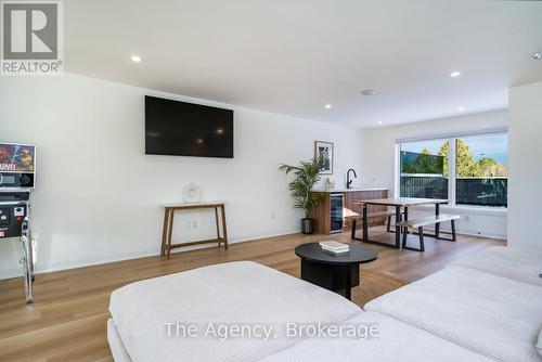 1,2,3 - 145 Kandahar Lane, Blue Mountains, ON - Indoor Photo Showing Living Room