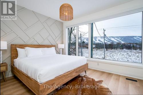 1,2,3 - 145 Kandahar Lane, Blue Mountains, ON - Indoor Photo Showing Bedroom