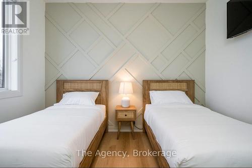 1,2,3 - 145 Kandahar Lane, Blue Mountains, ON - Indoor Photo Showing Bedroom