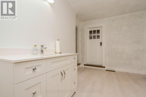 78 Garafraxa Street, Chatsworth, ON - Indoor Photo Showing Bathroom