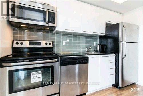 1420 - 38 Joe Shuster Way, Toronto, ON - Indoor Photo Showing Kitchen