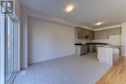39 Lisa Street, Wasaga Beach, ON - Indoor Photo Showing Kitchen
