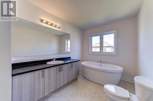 39 Lisa Street, Wasaga Beach, ON - Indoor Photo Showing Bathroom