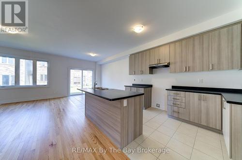 39 Lisa Street, Wasaga Beach, ON - Indoor Photo Showing Kitchen
