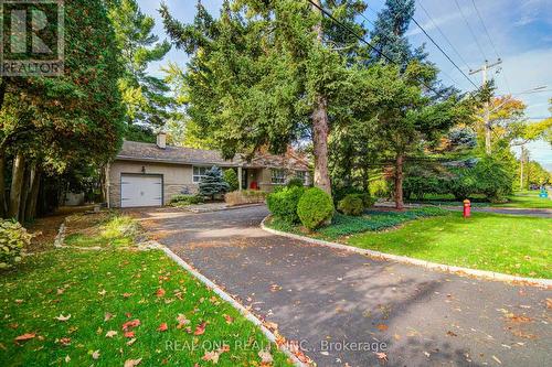 250 Belvenia Road, Burlington, ON - Outdoor