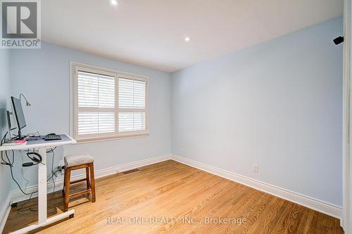 250 Belvenia Road, Burlington, ON - Indoor