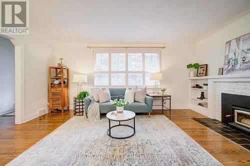250 Belvenia Road, Burlington, ON - Indoor Photo Showing Living Room With Fireplace