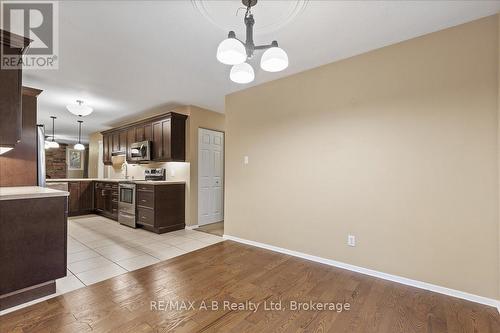 86 Windemere Crescent, Stratford, ON - Indoor Photo Showing Kitchen