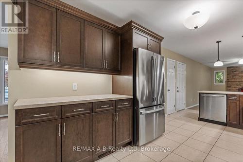 86 Windemere Crescent, Stratford, ON - Indoor Photo Showing Kitchen