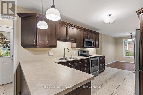 86 Windemere Crescent, Stratford, ON - Indoor Photo Showing Kitchen With Double Sink