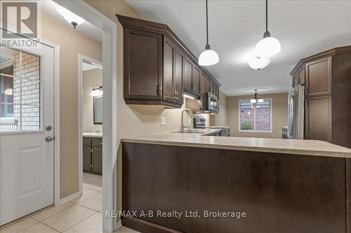 86 Windemere Crescent, Stratford, ON - Indoor Photo Showing Kitchen