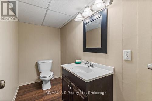 86 Windemere Crescent, Stratford, ON - Indoor Photo Showing Bathroom
