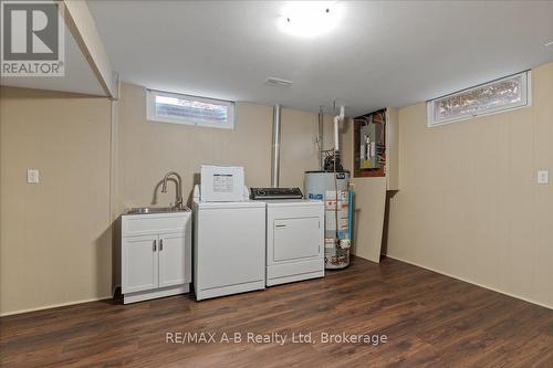 86 Windemere Crescent, Stratford, ON - Indoor Photo Showing Laundry Room