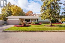 2 PINE CLIFF DRIVE  Mississauga, ON L5N 1E1