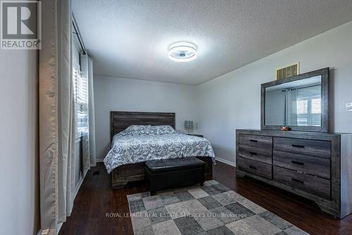 19 Callander Crescent, New Tecumseth, ON - Indoor Photo Showing Bedroom