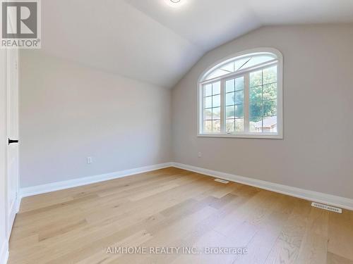 32 Bloom Crescent, Barrie, ON - Indoor Photo Showing Other Room