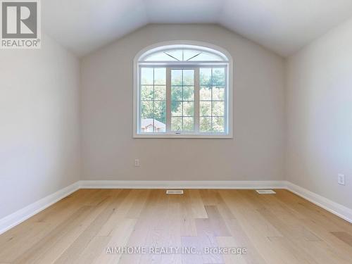 32 Bloom Crescent, Barrie, ON - Indoor Photo Showing Other Room