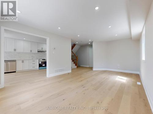 32 Bloom Crescent, Barrie, ON - Indoor