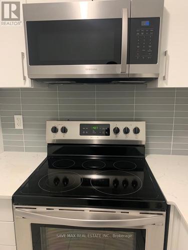 1145 Journeyman Lane, Mississauga, ON - Indoor Photo Showing Kitchen