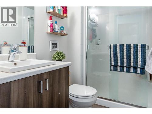 655 Academy Way Unit# 121, Kelowna, BC - Indoor Photo Showing Bathroom