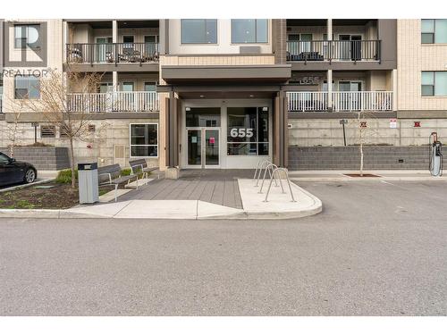655 Academy Way Unit# 121, Kelowna, BC - Outdoor