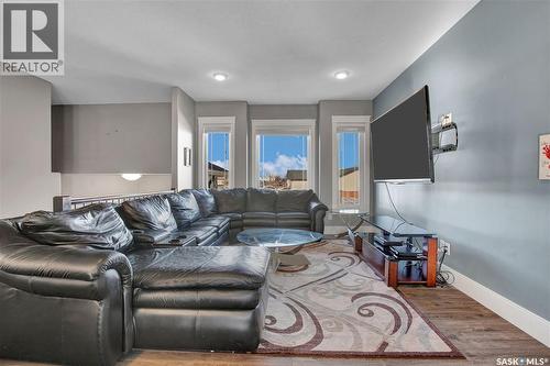 230 Baycroft Drive, Martensville, SK - Indoor Photo Showing Living Room