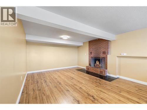 2424 Crawford Street, Creston, BC - Indoor With Fireplace