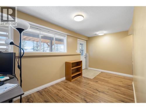 2424 Crawford Street, Creston, BC - Indoor Photo Showing Other Room