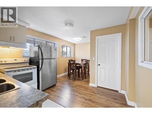 2424 Crawford Street, Creston, BC - Indoor Photo Showing Kitchen