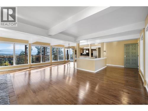 2424 Crawford Street, Creston, BC - Indoor