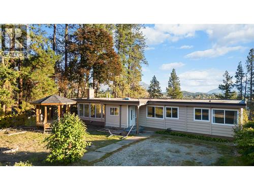 2424 Crawford Street, Creston, BC - Outdoor With Facade