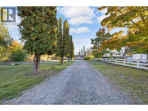 2424 Crawford Street, Creston, BC - Outdoor With View