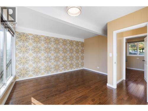 2424 Crawford Street, Creston, BC - Indoor Photo Showing Other Room