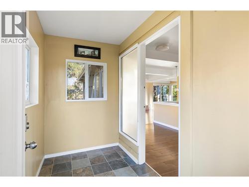 2424 Crawford Street, Creston, BC - Indoor Photo Showing Other Room