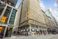 545 - 22 LEADER LANE  Toronto, ON M5E 0B2