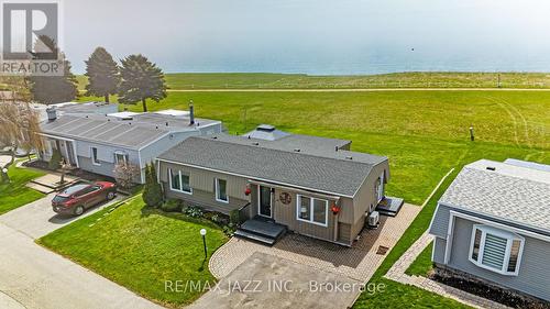 15 BLUFFS ROAD  Clarington (Bowmanville), ON L1B 1A3