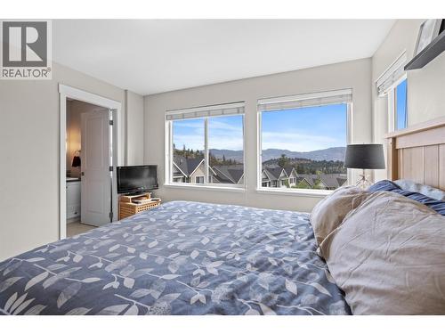 2490 Tuscany Drive Unit# 61, West Kelowna, BC - Indoor Photo Showing Bedroom
