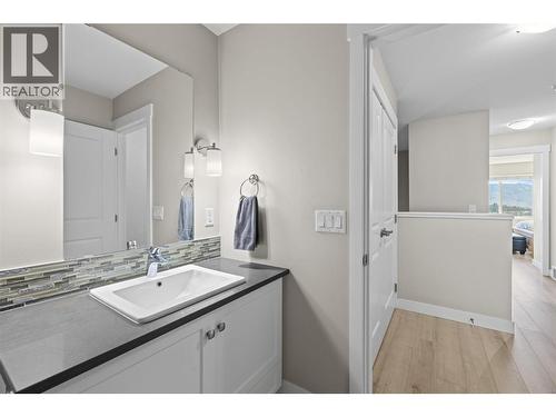 2490 Tuscany Drive Unit# 61, West Kelowna, BC - Indoor Photo Showing Bathroom