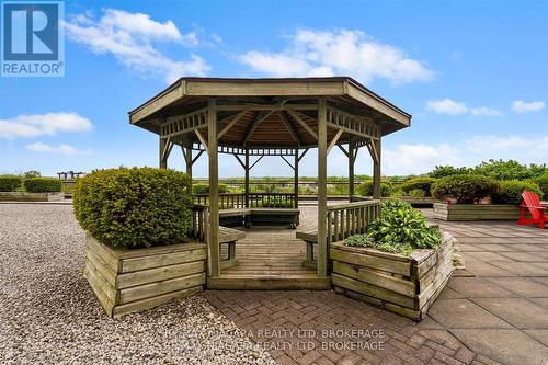201 - 7 Gale Crescent, St. Catharines (E. Chester), ON - Outdoor With Deck Patio Veranda