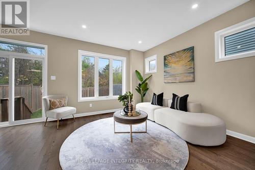 210 Geyser Place, Ottawa, ON - Indoor Photo Showing Other Room