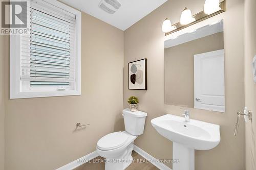 210 Geyser Place, Ottawa, ON - Indoor Photo Showing Bathroom
