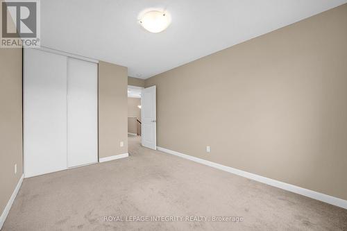 210 Geyser Place, Ottawa, ON - Indoor Photo Showing Other Room