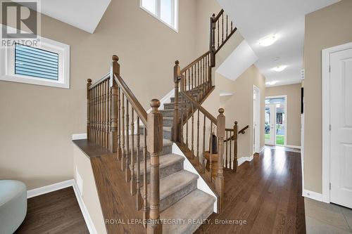 210 Geyser Place, Ottawa, ON - Indoor Photo Showing Other Room